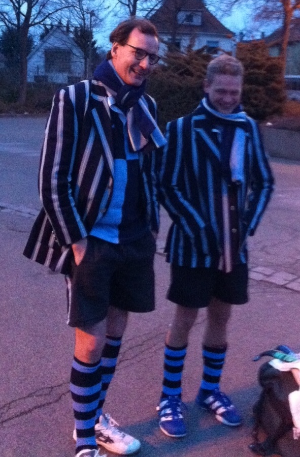 Im vollen Ornat: Diesen Auftritt muss uns erst mal einer nachmachen.