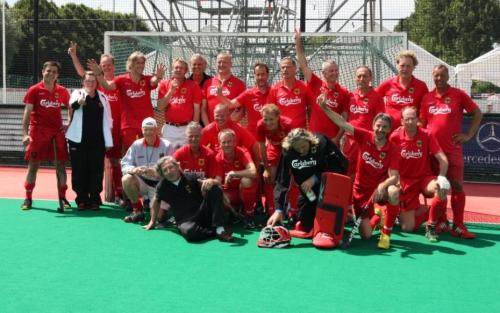 Deutschlands Ü55 im Juni 2014 mit Hennes (vordere Reihe, zweiter von rechts)