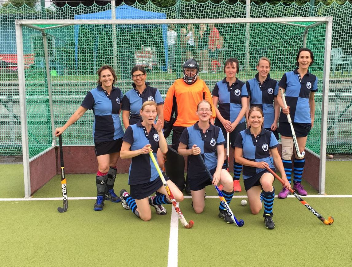 Die größte Damen-Mannschaft des HCH seit sicher zehn Jahren: ...